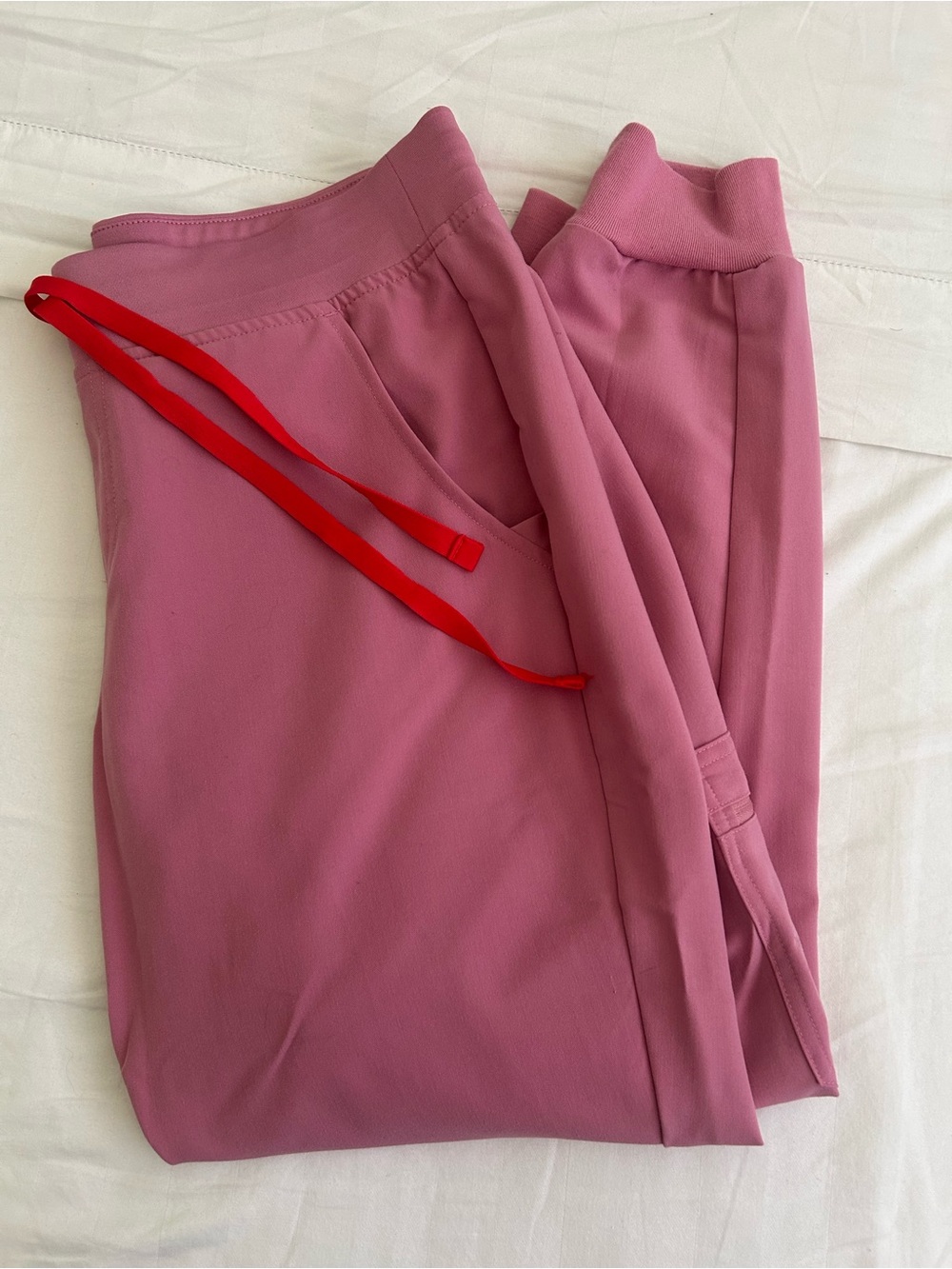 Figs Zamora Jogger scrubs in chalk pink